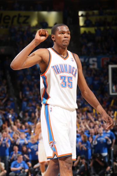 罗马税前年薪排名：迪巴拉1290万断崖领跑，利昂-贝利650万第2（罗马队税前薪资榜：迪巴拉1290万一骑绝尘，利昂-贝利650万位居第二）