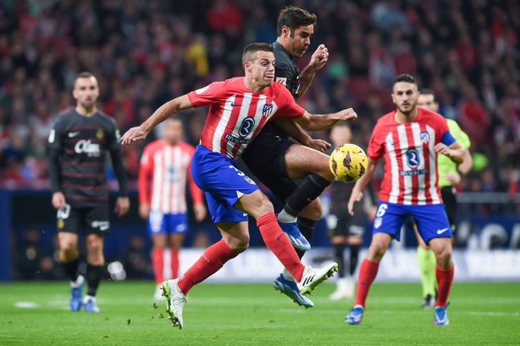 沪媒：莱昂纳多很可能因伤缺战柔佛，加布里埃尔也大概率缺席（沪媒：莱昂纳多恐因伤缺席对阵柔佛一战，加布里埃尔出战同样成疑）