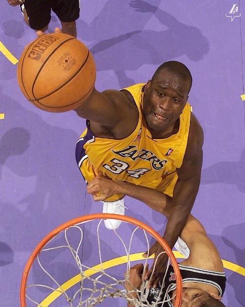 辽宁男篮王哲林末节关键得分（王哲林末节贡献关键分助辽宁男篮）