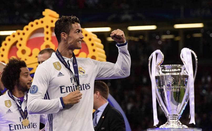 不敌药厂，曼城上次欧冠首阶段主场输球还是2018年9月（负于勒沃库森，曼城欧冠小组赛主场上次失利已是2018年9月）