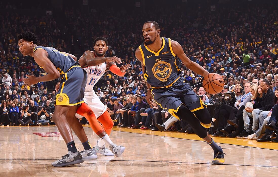 日职联半场：双方门将发挥神勇，福冈黄蜂0-0大阪钢巴（日职联半场战报：两队门神高接低挡，福冈黄蜂0-0大阪钢巴）