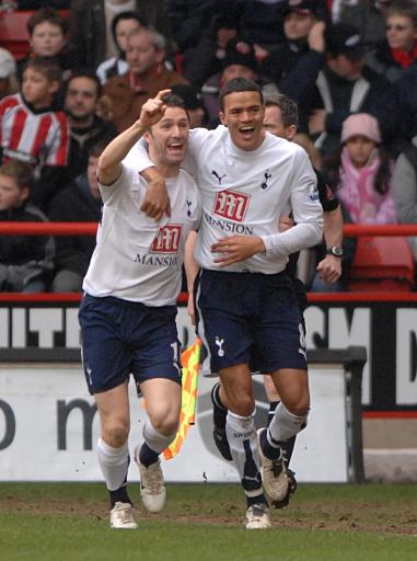 东体：足协曾考虑年初组织国足冬训，届时主教练也一并亮相（东体：足协曾考虑年初举行国足冬训，主教练将同期亮相）