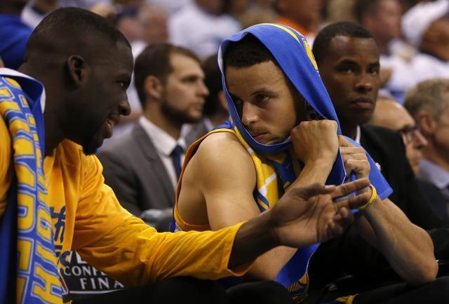 阿迪达斯官方：22款2026年国家队球衣将于11月6日开始发售（阿迪达斯官方宣布：2026年国家队22款球衣将于11月6日起发售）